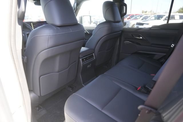 Used 2025 Lexus GX 550 w/ Cold Area Package image 12