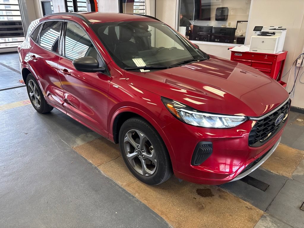 Certified 2023 Ford Escape ST-Line w/ Tech Pack #1 AWD/4WD image 1
