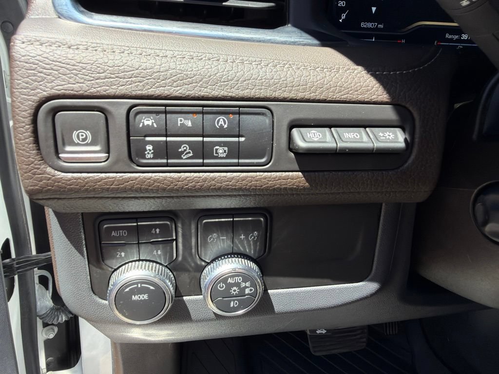 Used 2023 GMC Yukon XL Denali AWD/4WD image 28