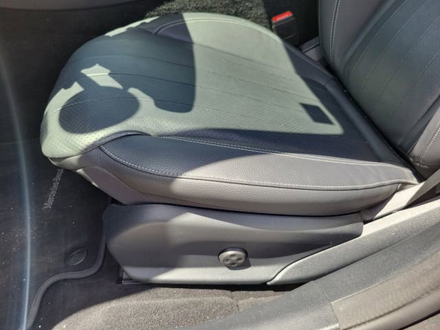 Used 2022 Mercedes-Benz E 350 Sedan w/ AMG Line Exterior image 17