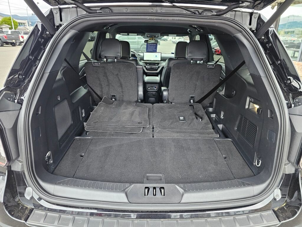 Certified 2025 Ford Explorer ST-Line AWD/4WD image 10
