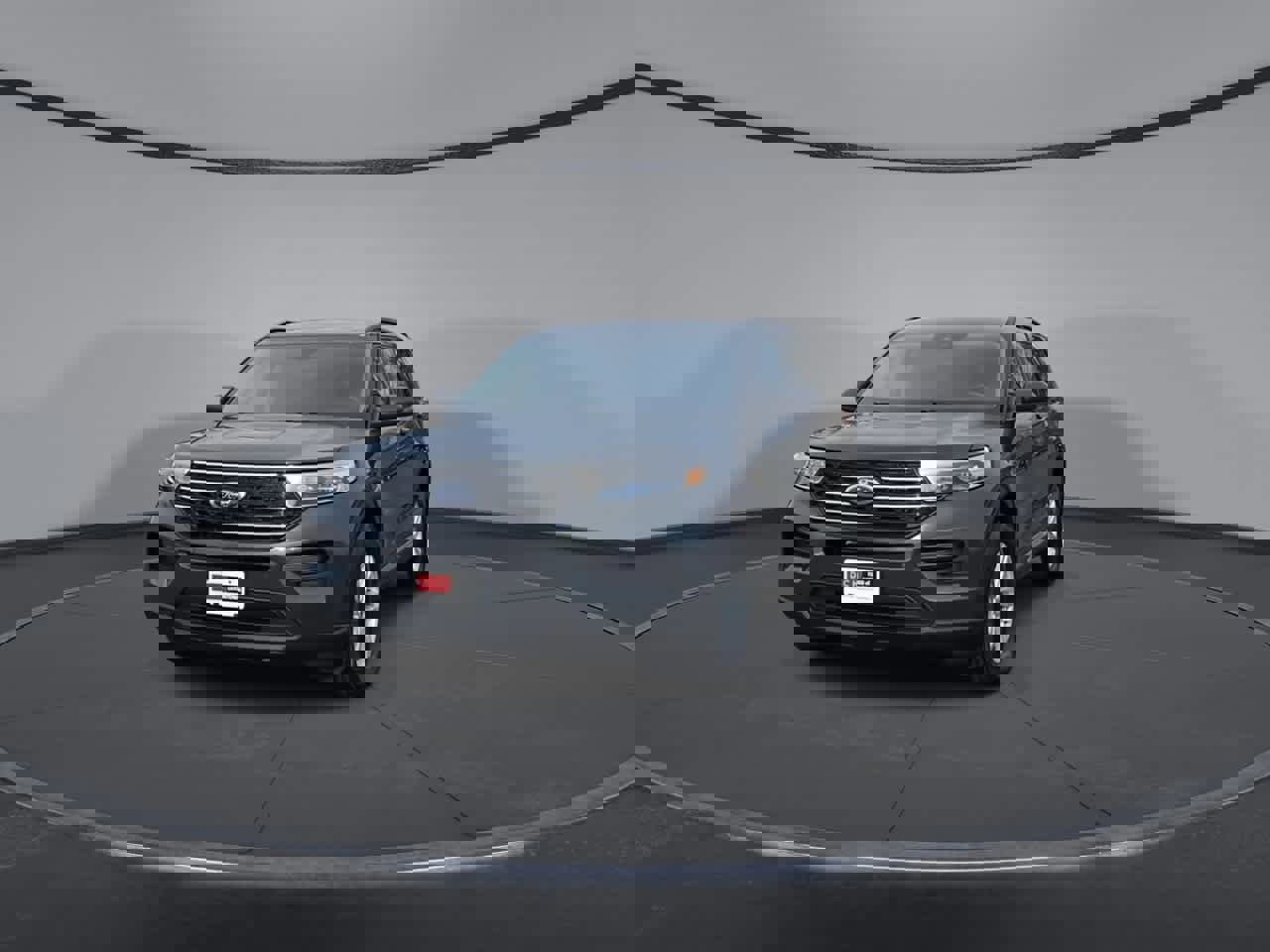 Certified 2024 Ford Explorer XLT image 2