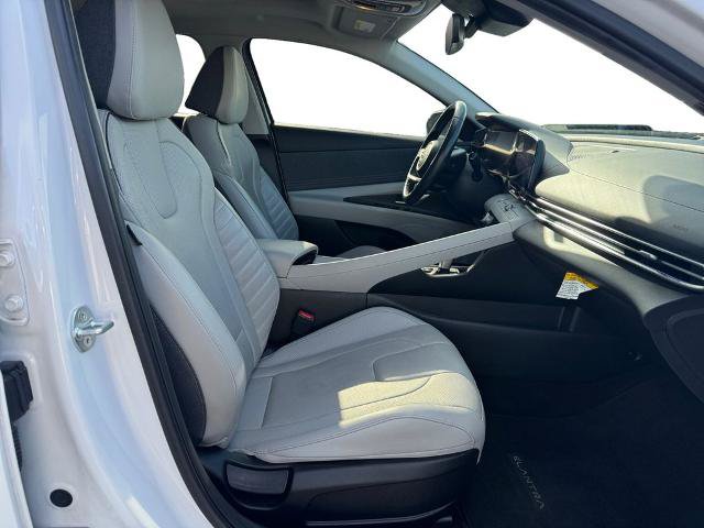 Used 2023 Hyundai Elantra Limited w/ Preferred Accessory Package FWD image 15