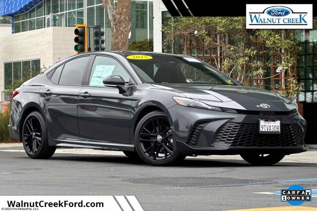 Used 2025 Toyota Camry SE w/ Convenience Package