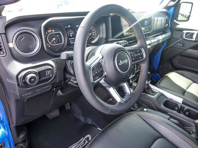 Used 2024 Jeep Wrangler Unlimited Sahara w/ Technology Group AWD/4WD image 14