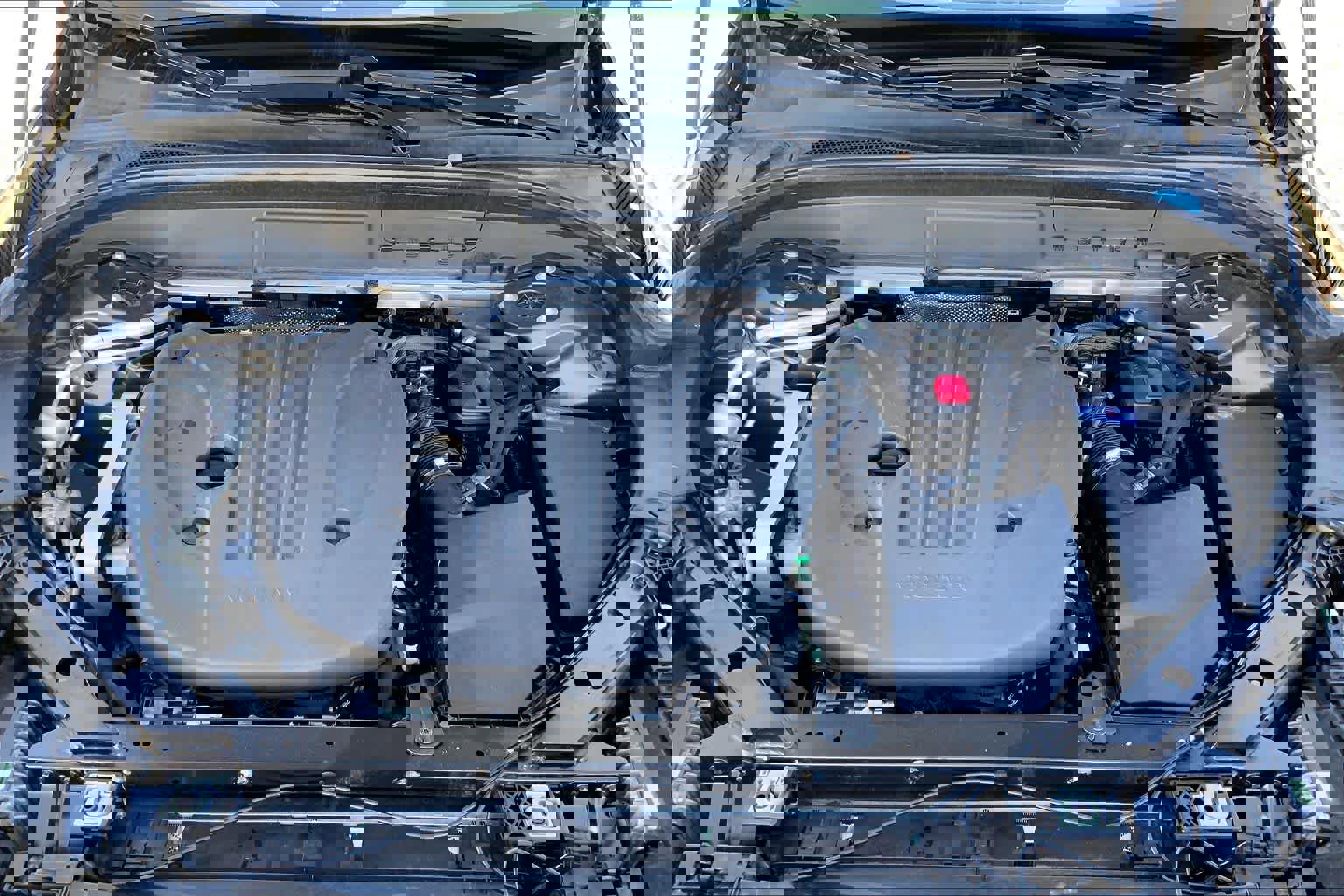 Used 2022 Volvo XC60 B5 Momentum w/ Protection Package Premier image 31