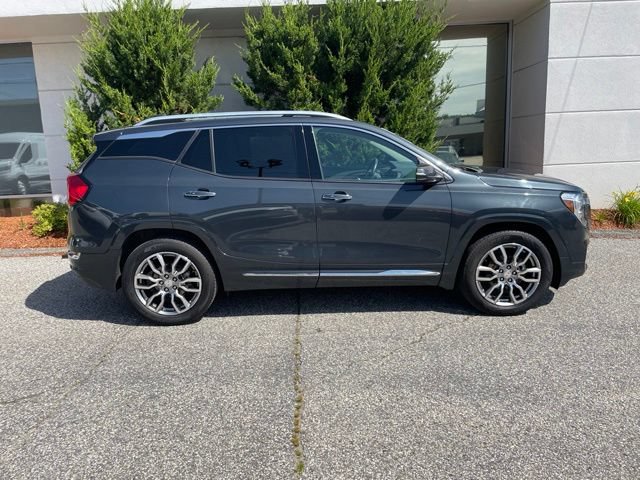Used 2022 GMC Terrain Denali w/ Denali Premium Package AWD/4WD image 5