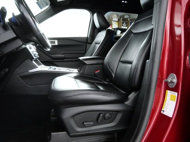 Certified 2020 Ford Explorer XLT w/ Equipment Group 202A AWD/4WD image 16