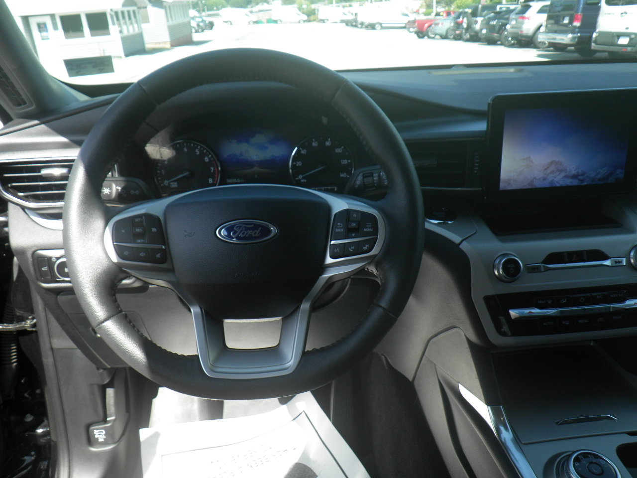 Certified 2024 Ford Explorer XLT w/ Equipment Group 202A AWD/4WD image 18