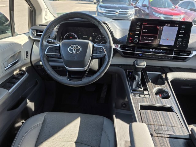 Used 2023 Toyota Sienna Limited AWD/4WD image 10