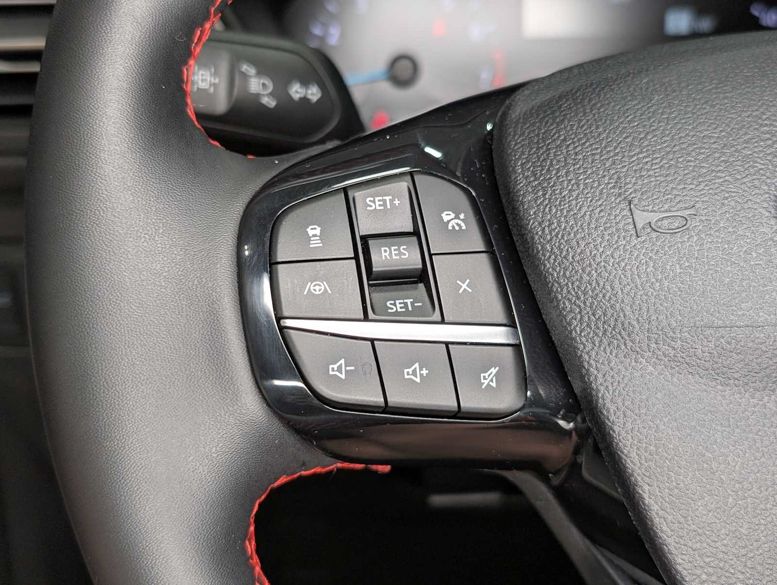 Certified 2021 Ford Escape SEL w/ SEL Stealth AWD Package image 34