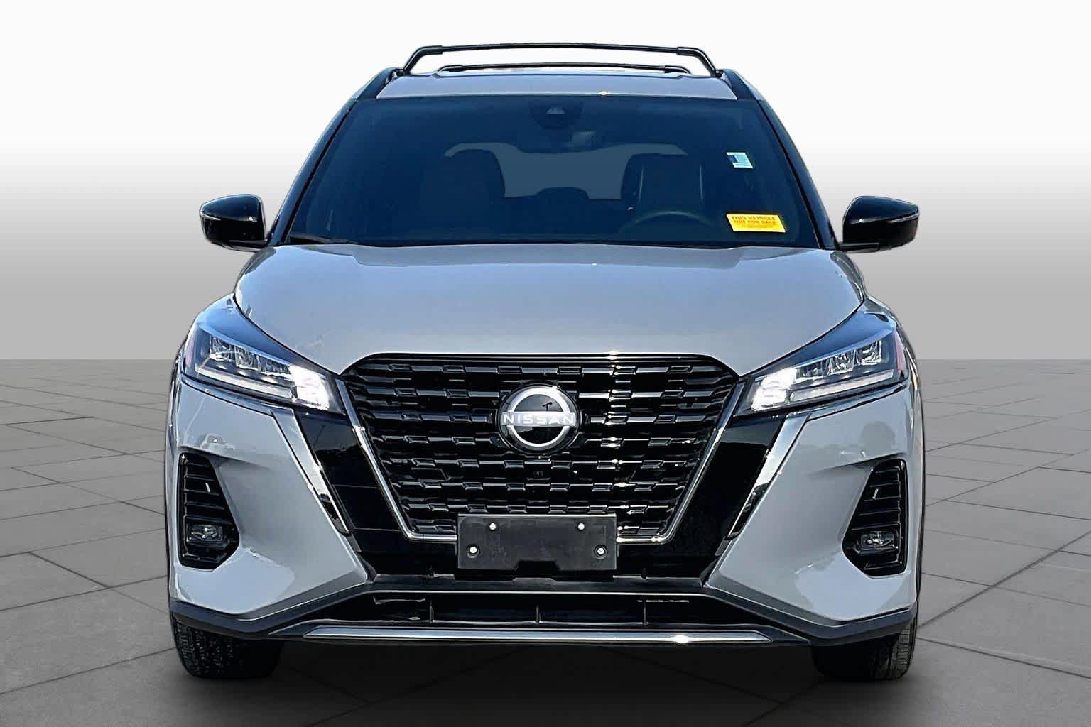 Used 2024 Nissan Kicks SR w/ SR Premium Package FWD image 4