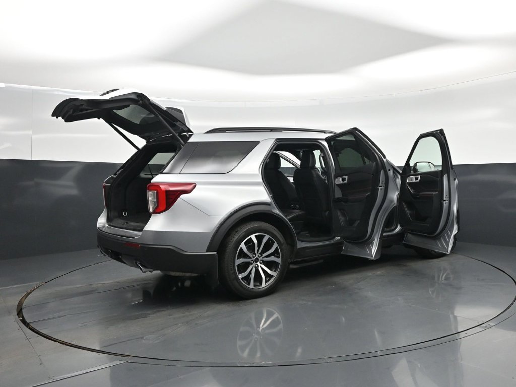 Certified 2023 Ford Explorer ST-Line w/ Class IV Trailer Tow Package RWD image 5