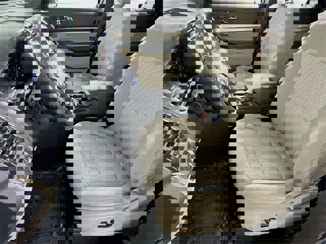 Certified 2019 Ford Explorer FWD image 9