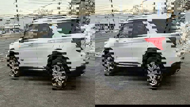 Certified 2022 Ford Explorer King Ranch w/ Technology Package image 5