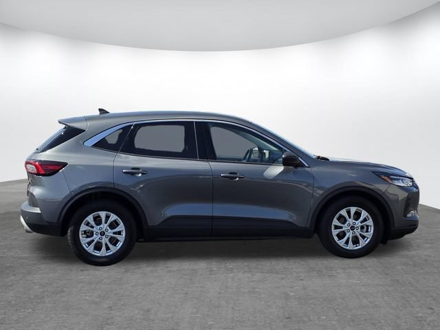 Certified 2024 Ford Escape Active w/ Tech Pack #1 FWD image 3