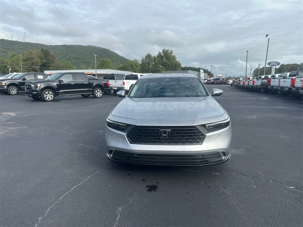 Used 2024 Honda Accord Touring image 9