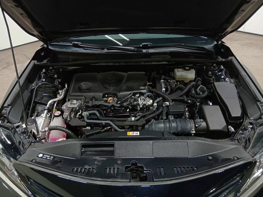 Used 2022 Toyota Camry SE w/ Cold Weather Package FWD image 11