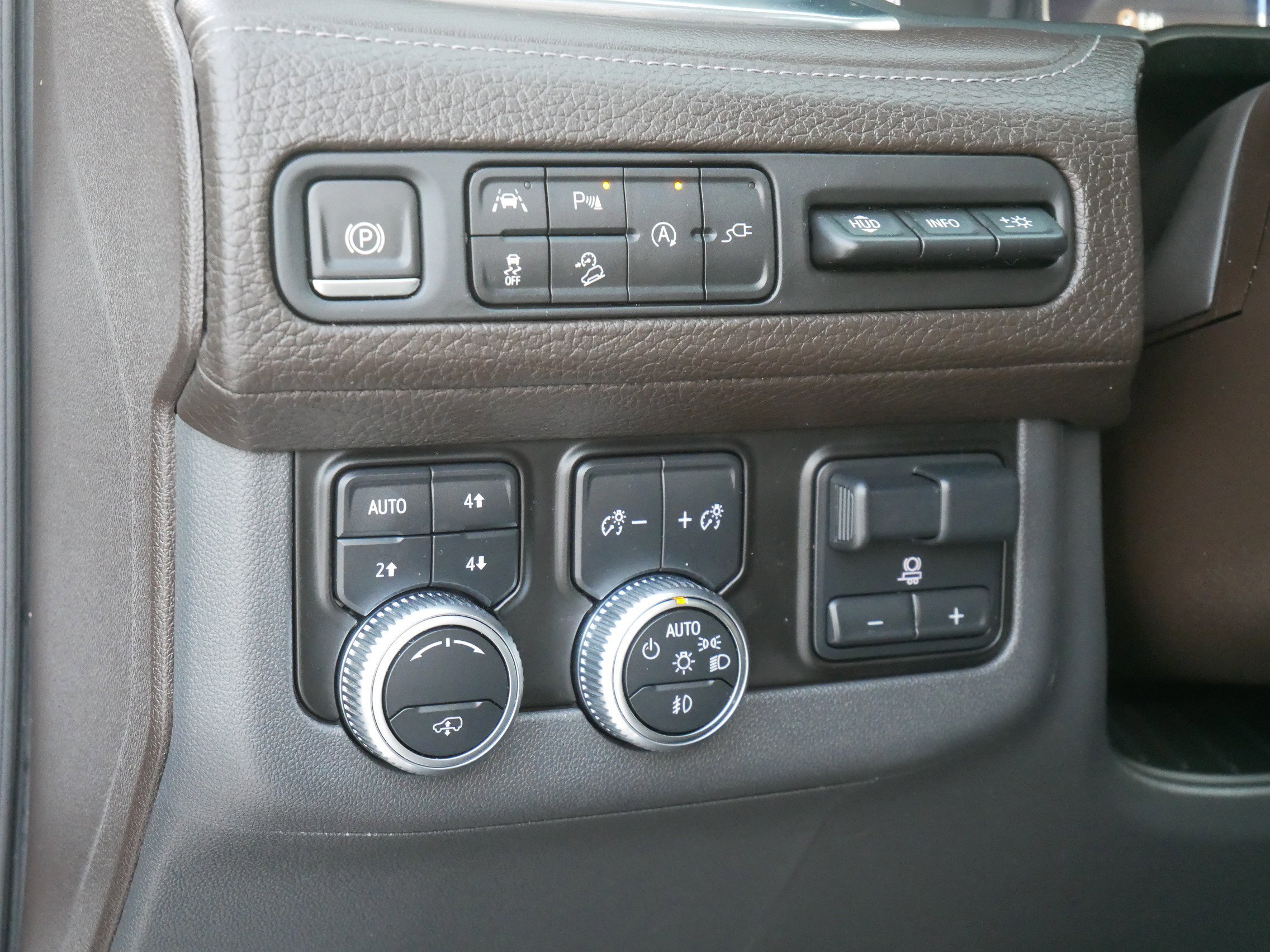 Used 2021 GMC Yukon Denali image 17