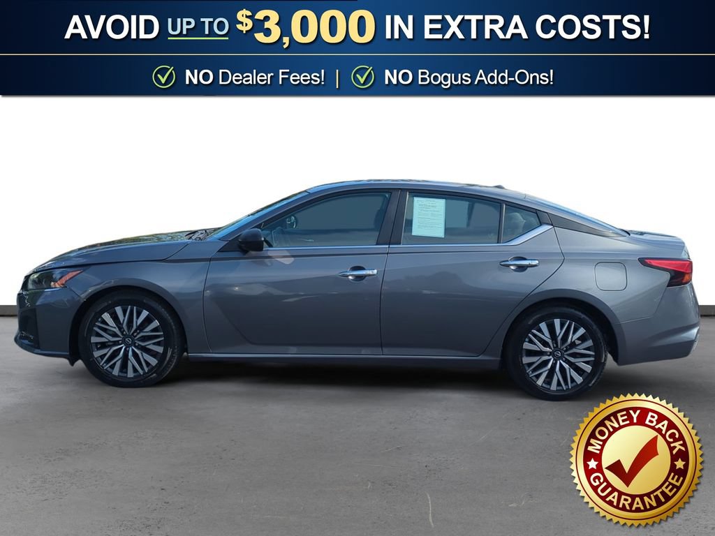 Used 2024 Nissan Altima 2.5 SV FWD image 2