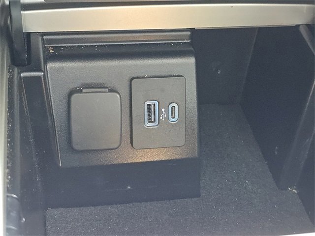 Certified 2022 Ford Explorer XLT w/ Equipment Group 202A image 14