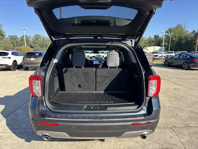 Certified 2022 Ford Explorer Limited w/ Equipment Group 301A RWD image 9