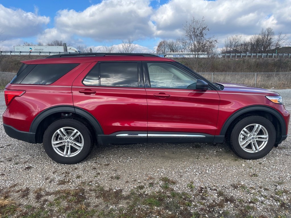 Certified 2022 Ford Explorer XLT w/ Equipment Group 202A image 6
