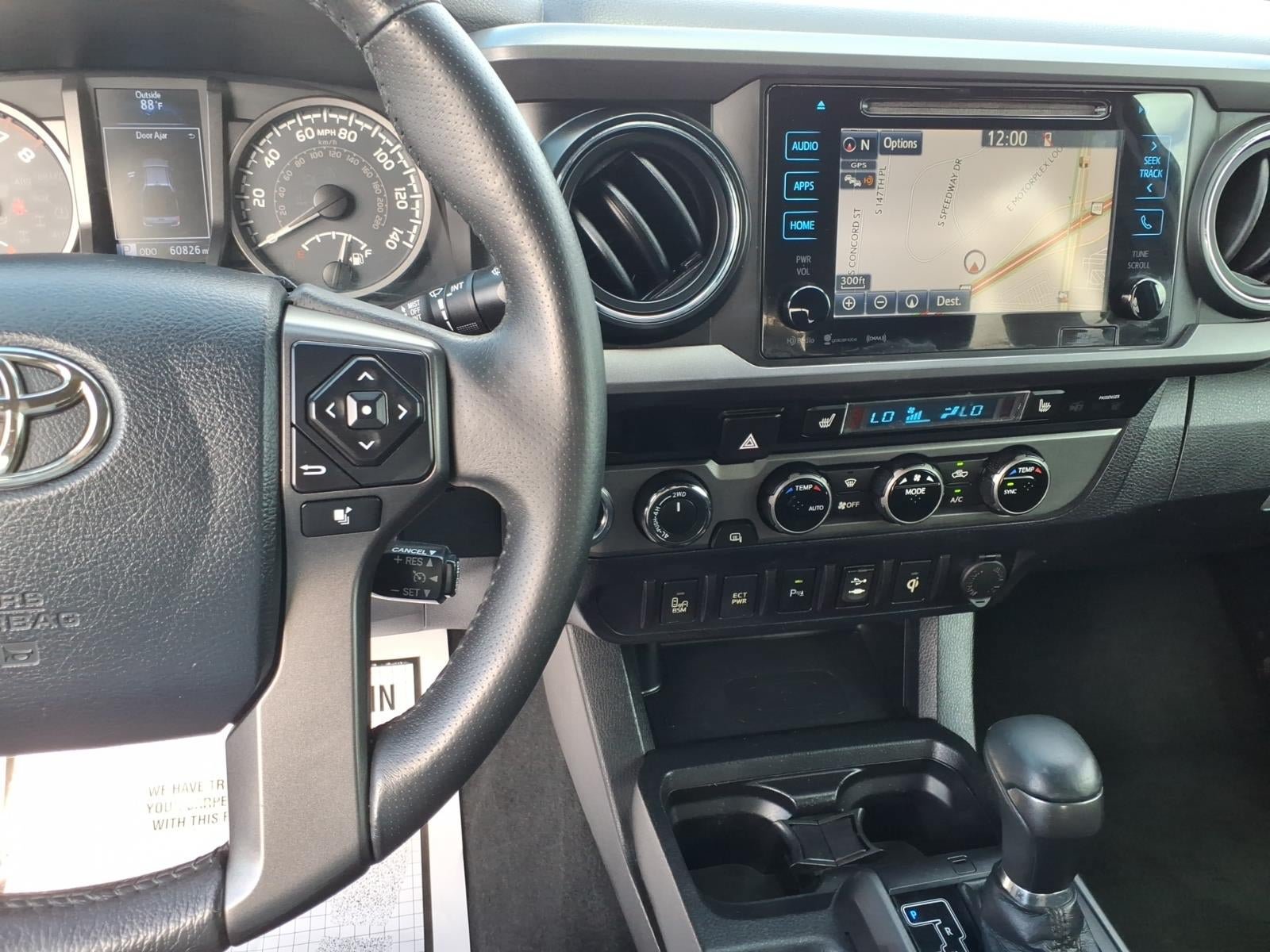 Used 2017 Toyota Tacoma TRD Off-Road w/ Premium & Technology Package AWD/4WD image 29