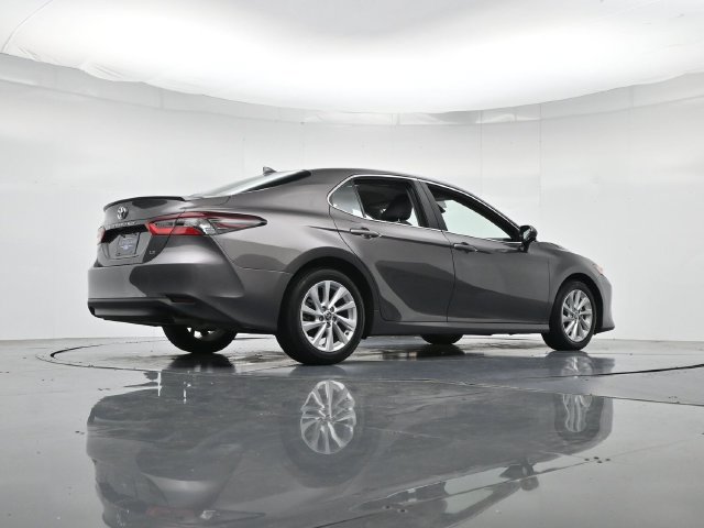 Used 2024 Toyota Camry LE FWD image 31
