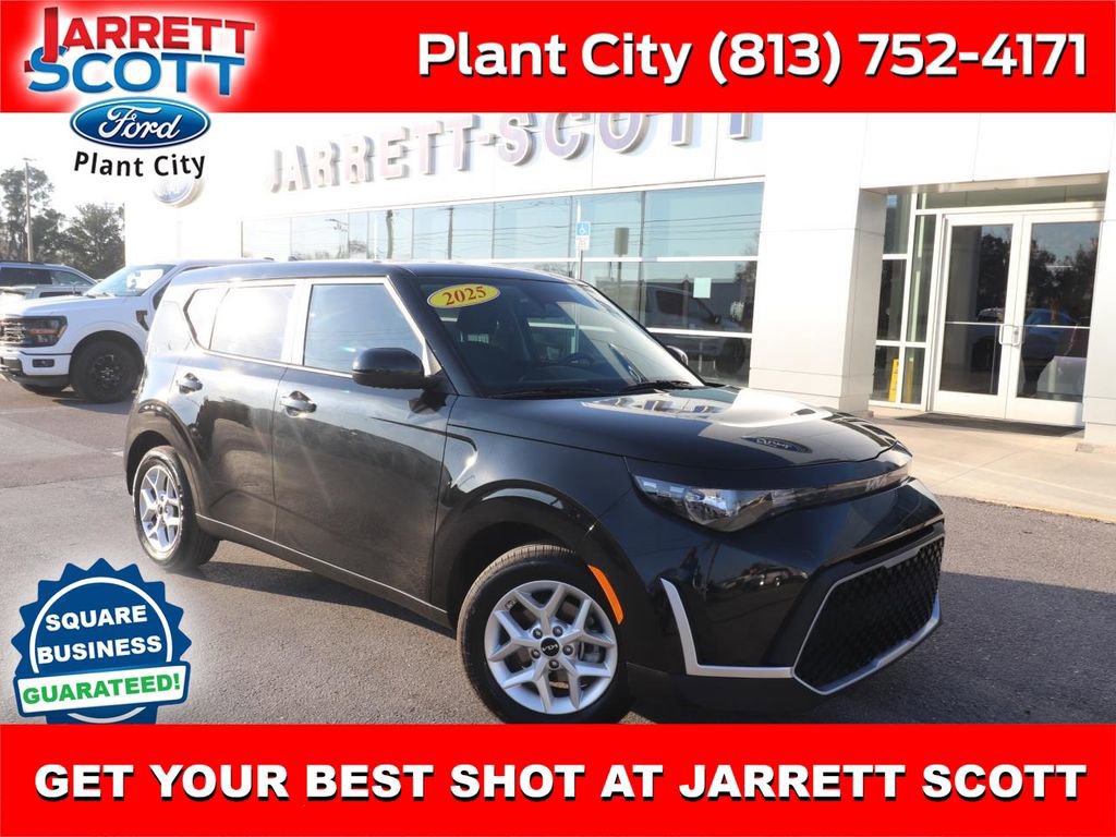 Used 2025 Kia Soul LX w/ LX Technology Package image 7