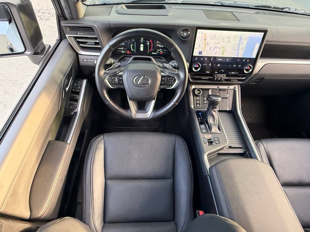 Used 2024 Lexus GX 550 AWD/4WD image 13