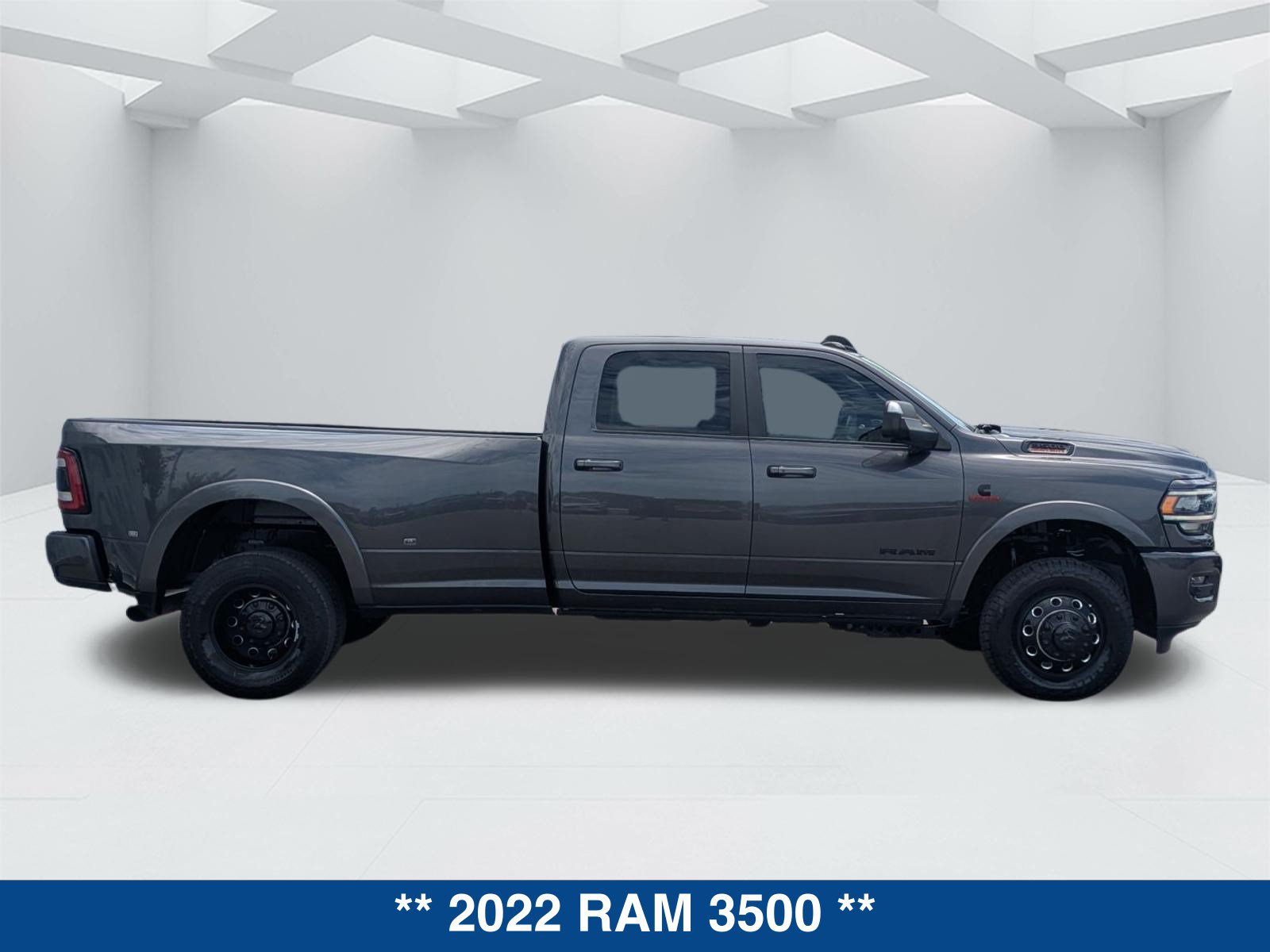 Used 2022 RAM 3500 Laramie w/ Night Edition AWD/4WD image 4
