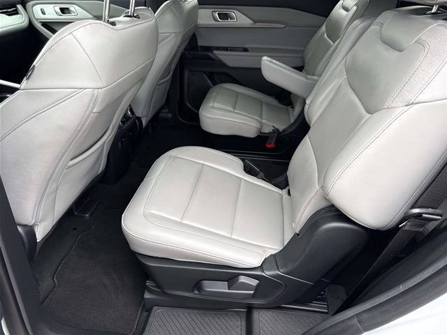 Certified 2026 Ford Explorer Active w/ Active Comfort Package RWD image 16