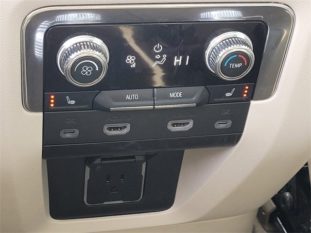 Used 2022 GMC Yukon XL Denali w/ Denali Ultimate Package image 12