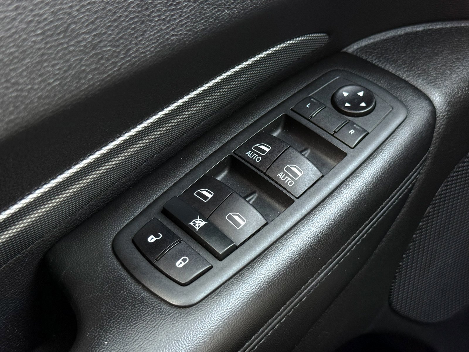 Used 2020 Dodge Durango GT image 34