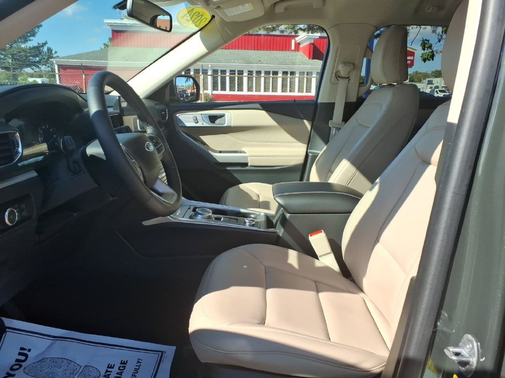 Certified 2024 Ford Explorer XLT w/ Equipment Group 202A AWD/4WD image 16