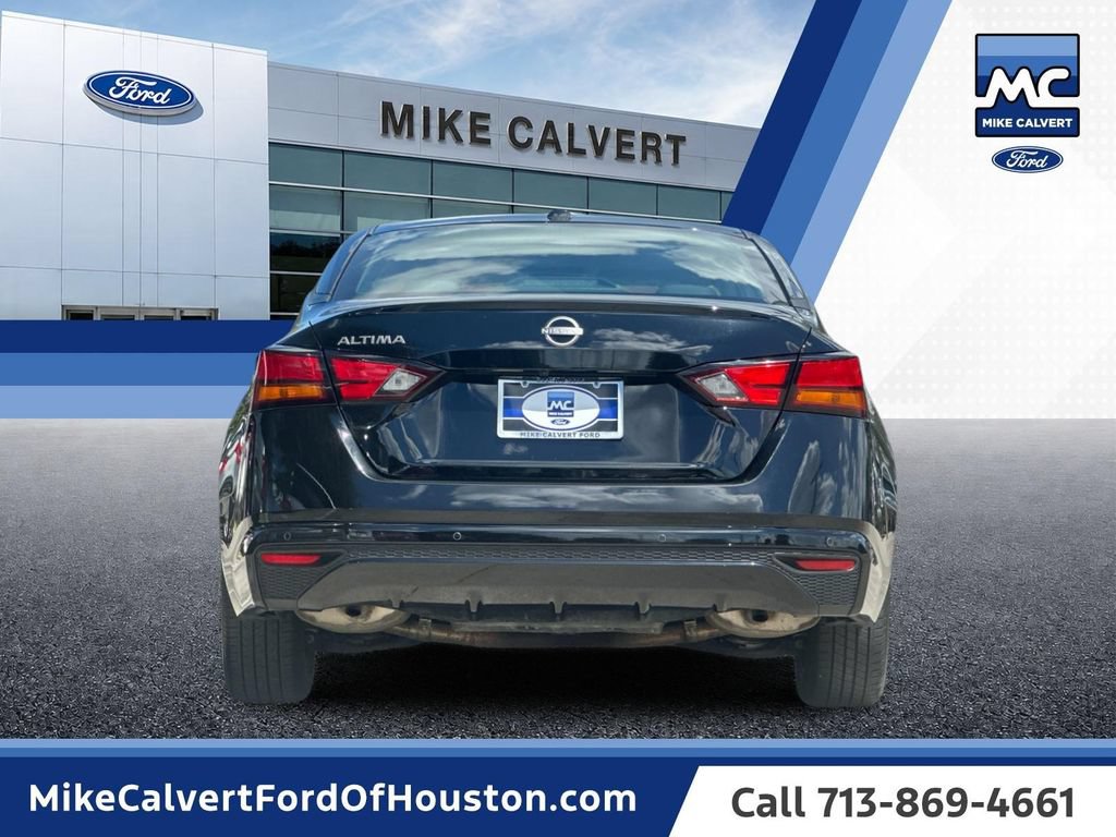 Used 2025 Nissan Altima 2.5 SV FWD image 4