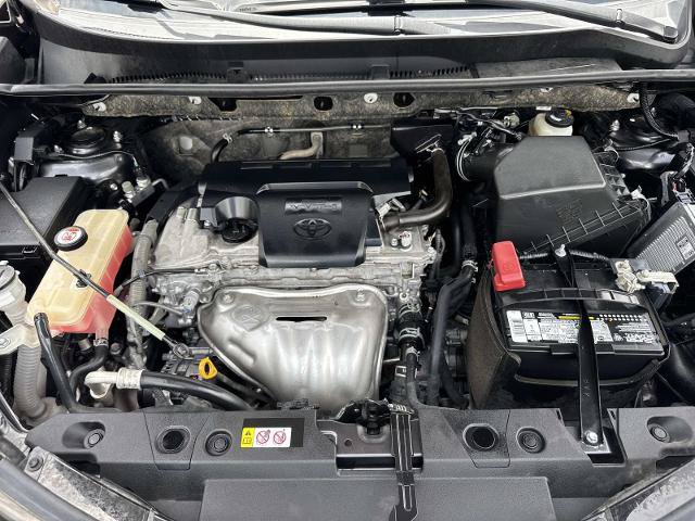 Used 2018 Toyota RAV4 LE FWD image 10