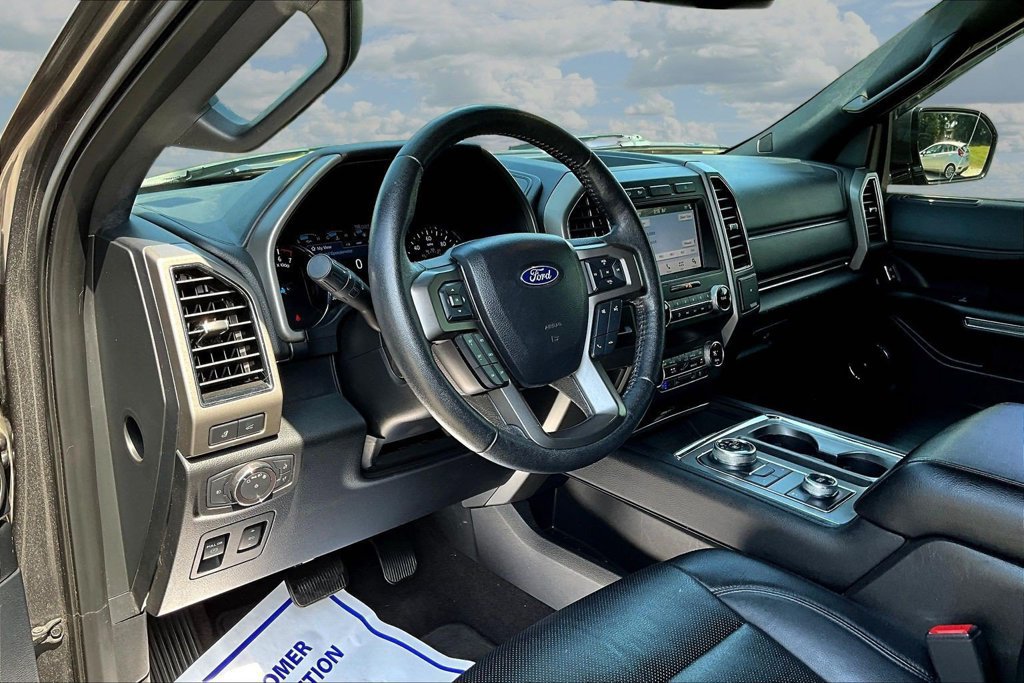 Certified 2019 Ford Expedition XLT w/ Equipment Group 202A AWD/4WD image 19