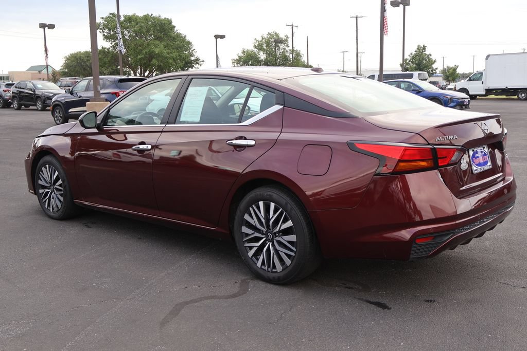 Used 2025 Nissan Altima 2.5 SV FWD image 13