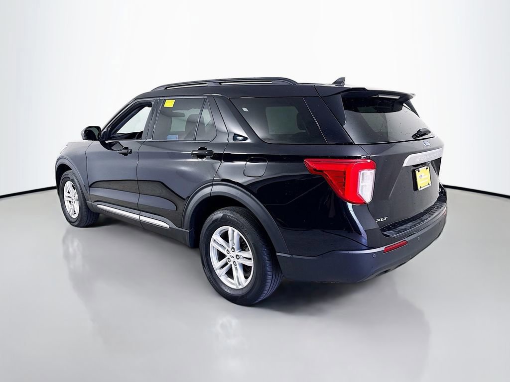 Certified 2023 Ford Explorer XLT image 3