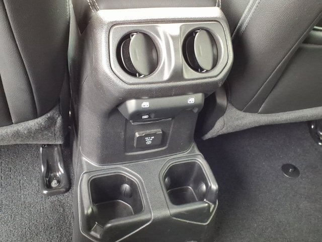 Used 2021 Jeep Gladiator Overland w/ Popular Equipment Package AWD/4WD image 11