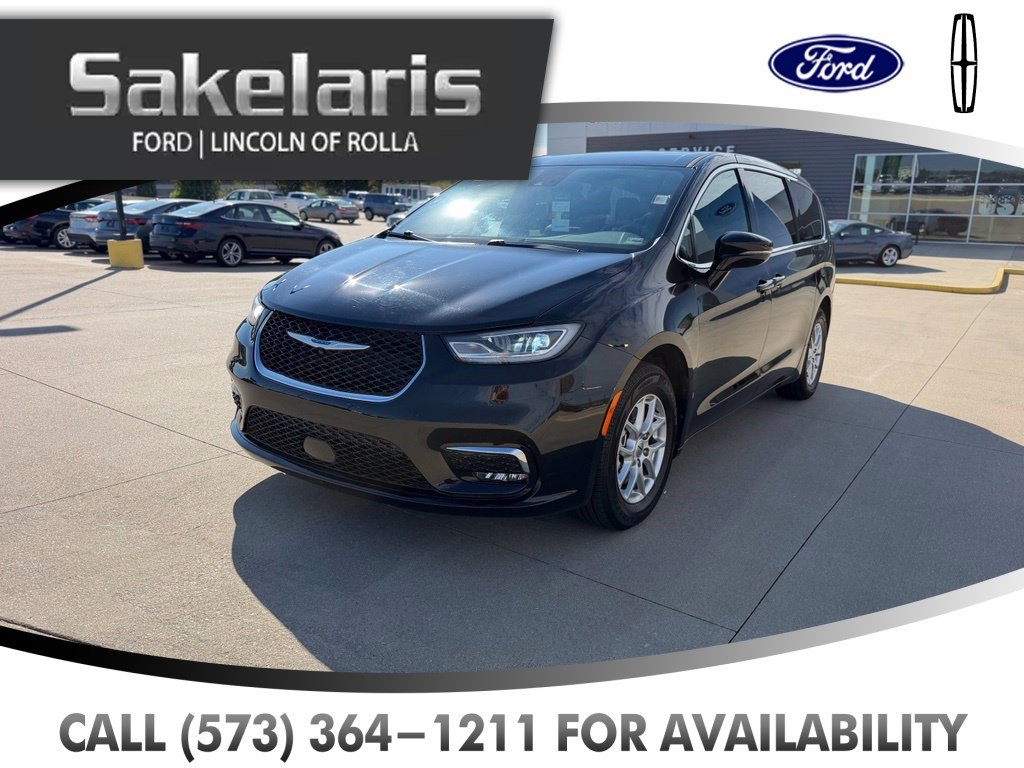 Used 2025 Chrysler Pacifica Select FWD image 1