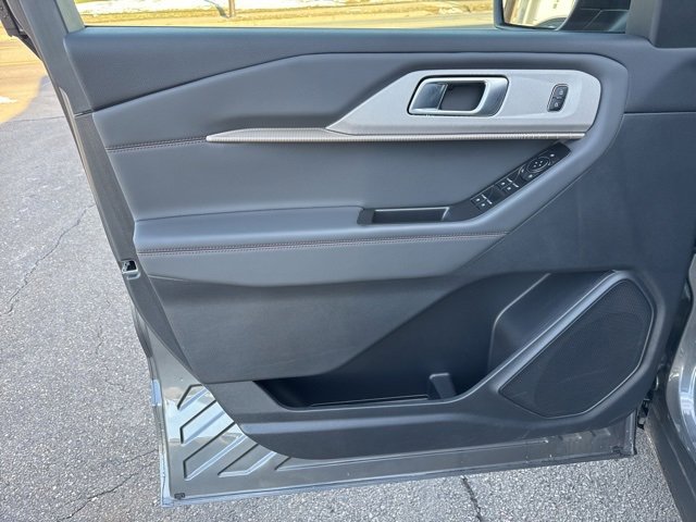 Certified 2025 Ford Explorer Active image 14