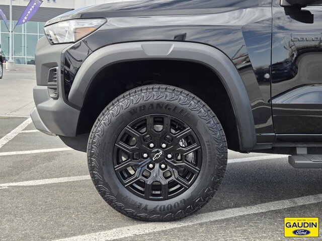 Used 2023 Chevrolet Colorado Trail Boss w/ Advanced Trailering Package AWD/4WD image 10