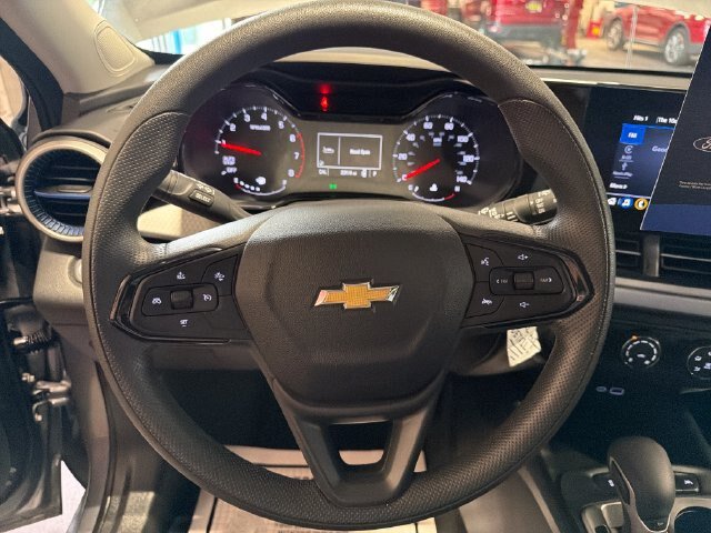 Used 2026 Chevrolet Trax LS FWD image 17
