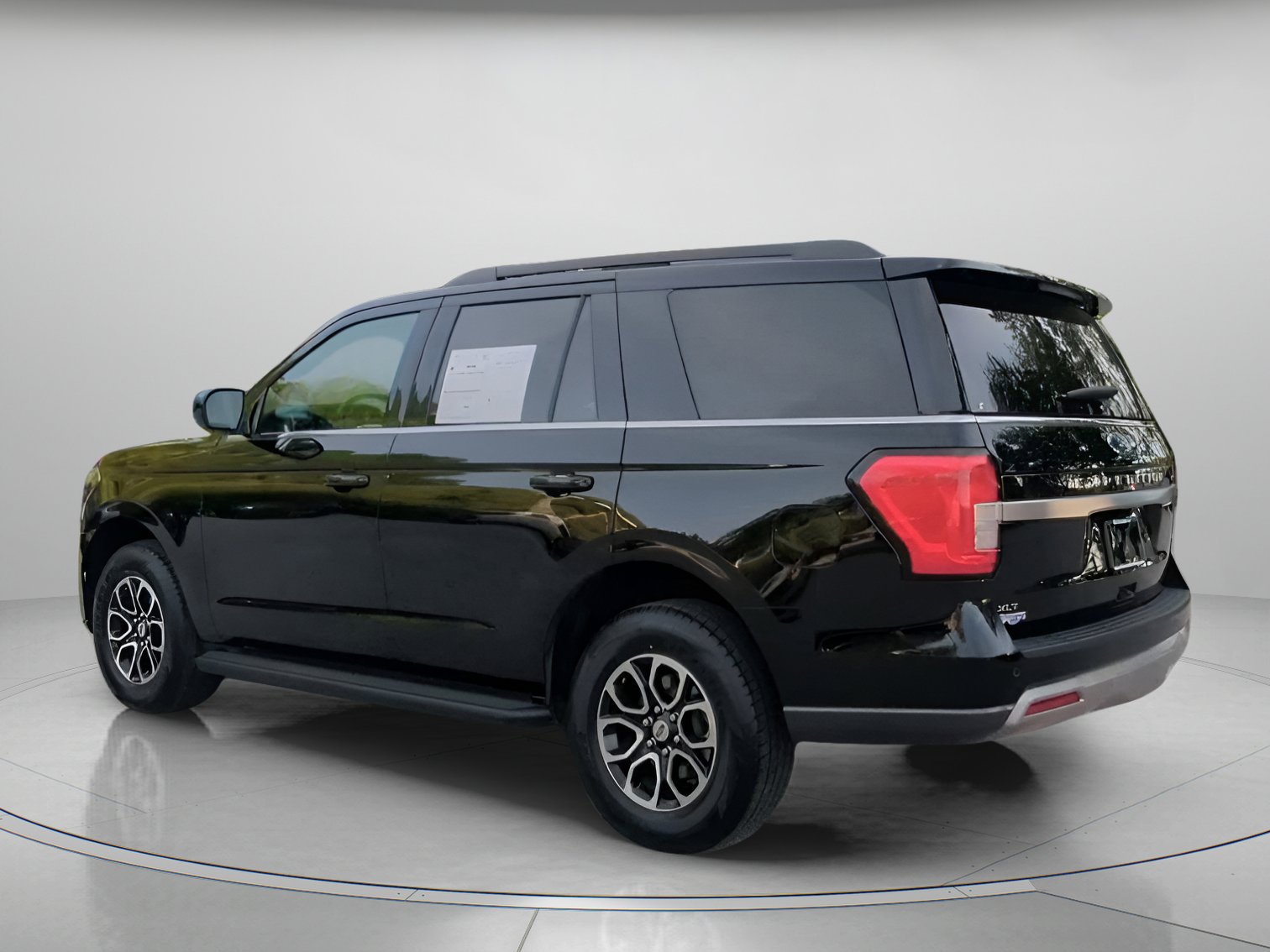 Certified 2024 Ford Expedition XLT RWD image 19