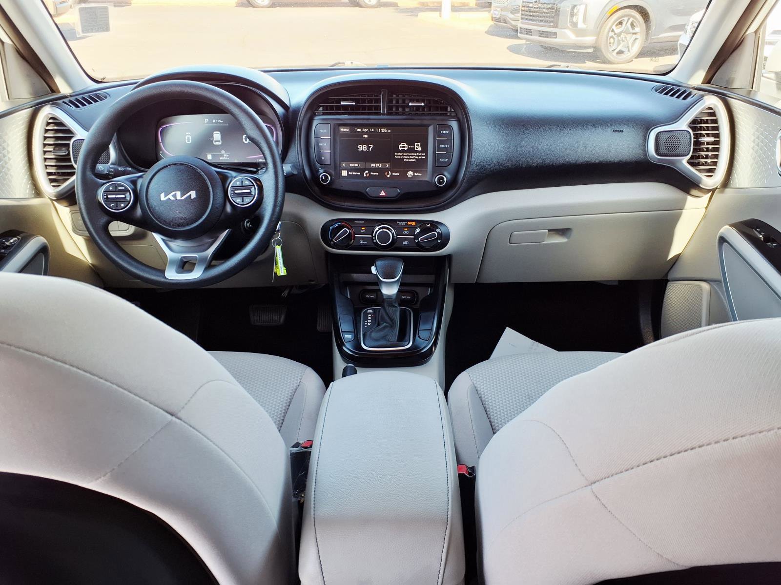 Used 2025 Kia Soul LX FWD image 18