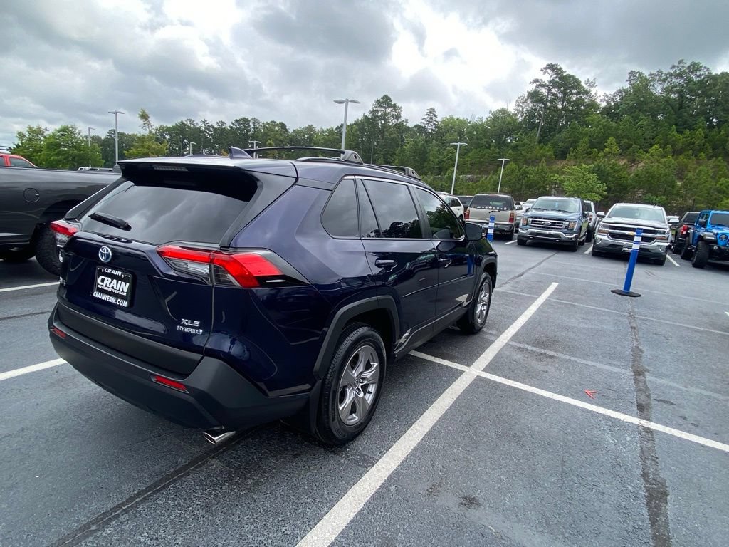 Used 2022 Toyota RAV4 XLE w/ Convenience Package AWD/4WD image 7