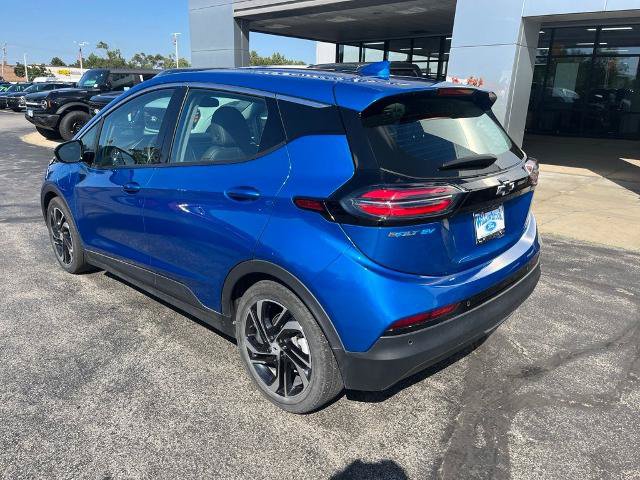 Used 2022 Chevrolet Bolt LT w/ Infotainment Package FWD image 4